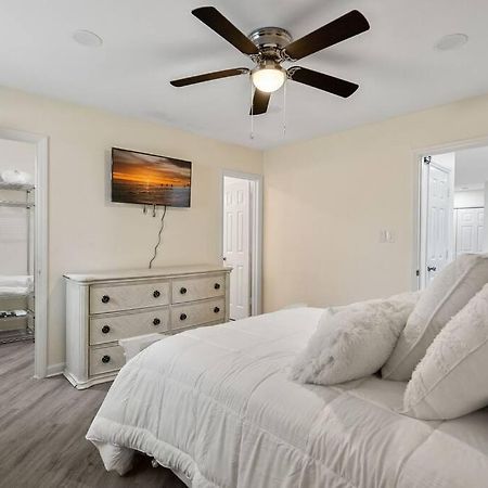 Cozy 2 Bedroom Duplex In Charlotte, Jacuzzi, Sleeps 6 Plus 2 Kültér fotó