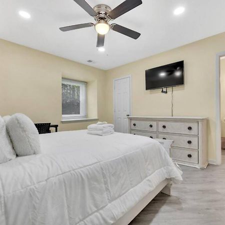 Cozy 2 Bedroom Duplex In Charlotte, Jacuzzi, Sleeps 6 Plus 2 Kültér fotó