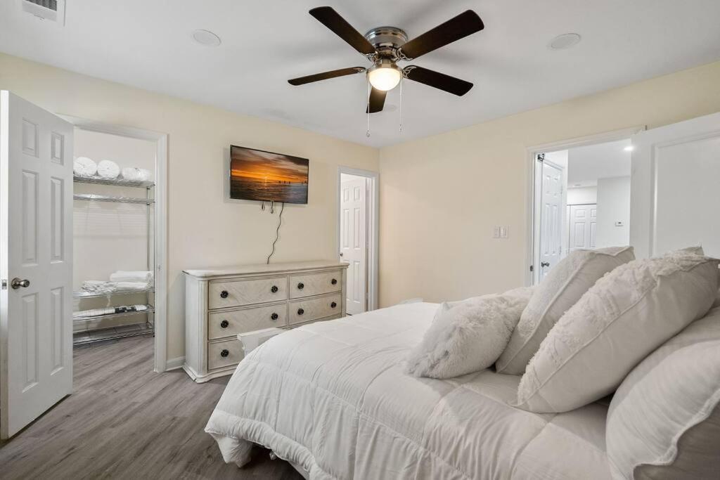 Cozy 2 Bedroom Duplex In Charlotte, Jacuzzi, Sleeps 6 Plus 2 Kültér fotó