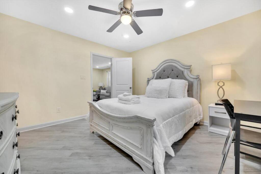 Cozy 2 Bedroom Duplex In Charlotte, Jacuzzi, Sleeps 6 Plus 2 Kültér fotó