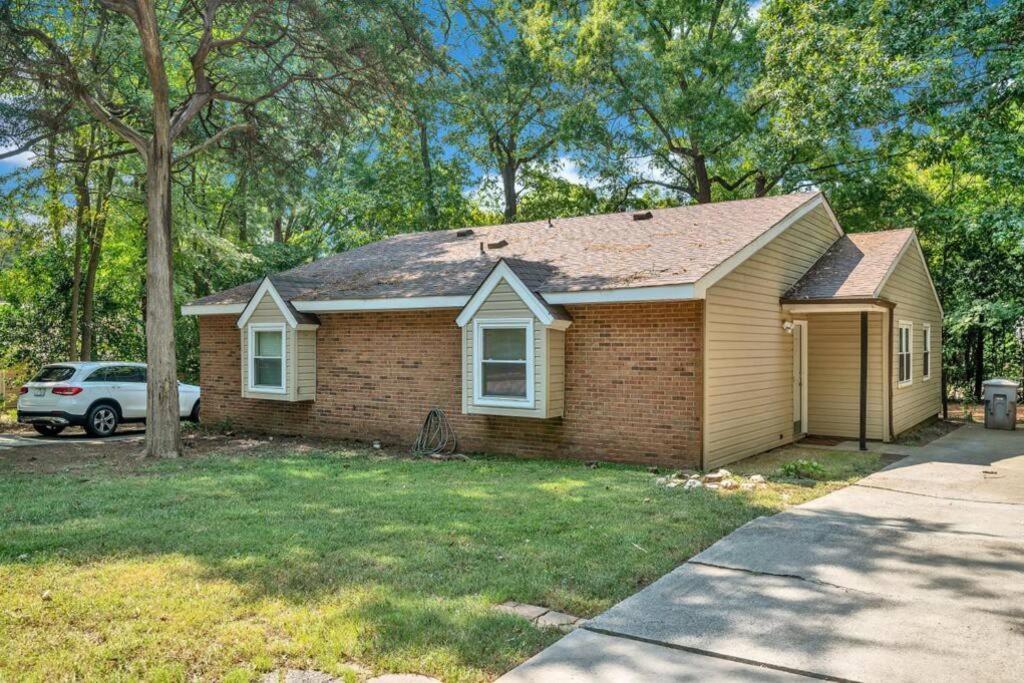 Cozy 2 Bedroom Duplex In Charlotte, Jacuzzi, Sleeps 6 Plus 2 Kültér fotó
